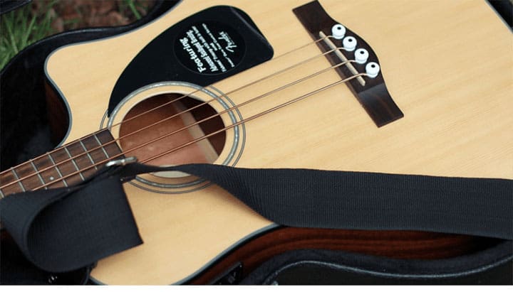 how to use guitar strap