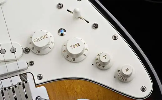 what are the knobs on a guitar